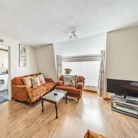 Image 4 - Whewell Road, London, N19 4LS, United Kingdom - Apartment for sale