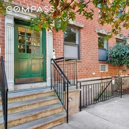 Image 8 - 86 Green Street, New York, NY 11222, USA - Townhouse for sale
