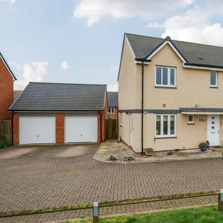 Rent this 4 bed house on Nuffield Way in Basingstoke, RG24 9QW