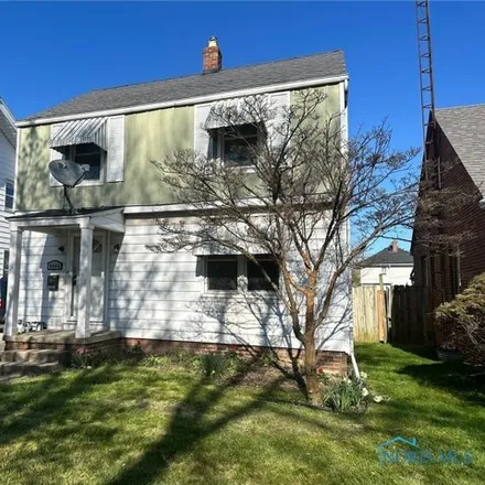 Buy this 3 bed house on 4472 North Lockwood Avenue in Temperance, Toledo