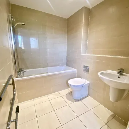 Image 4 - Holywell Heights, Sheffield, S4 8AU, United Kingdom - Apartment for rent