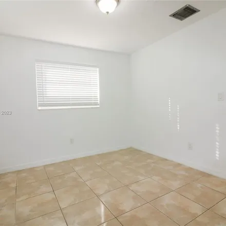 Image 7 - 11000 Northeast 13th Avenue, Courtly Manor, Miami-Dade County, FL 33161, USA - Apartment for rent