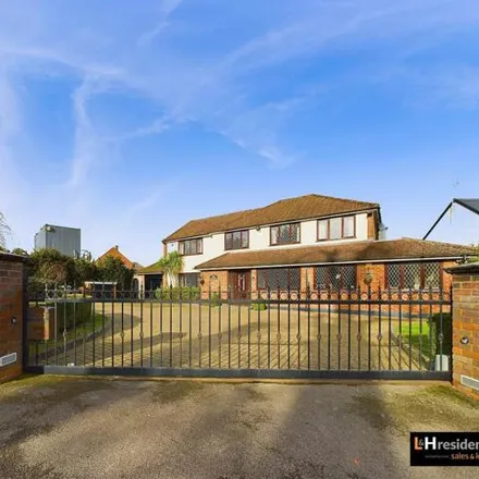 Buy this 5 bed house on 2 Links Drive in Borehamwood, WD6 3PH