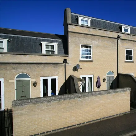 Rent this 2 bed townhouse on 23 Cavendish Place in Cambridge, CB1 3BH