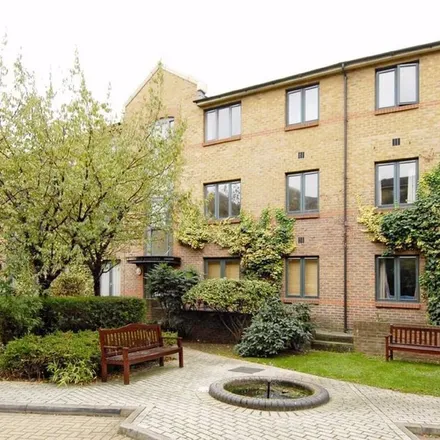 Image 1 - Kempton Court, Durward Street, London, E1 5BA, United Kingdom - Apartment for rent