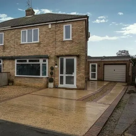 Buy this 3 bed duplex on Mina Close in Peterborough, PE2 8TG