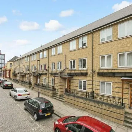 Rent this 5 bed townhouse on 38 Ferry Street in London, E14 3DT