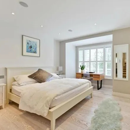 Image 9 - Chapman House, Chapman Square, London, SW19 5QU, United Kingdom - Townhouse for rent