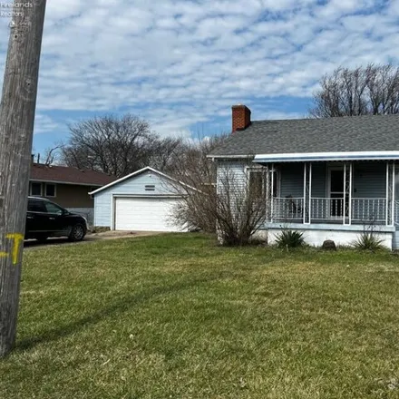 Buy this 4 bed house on 2762 West Perkins Avenue in Sandusky, OH 44870