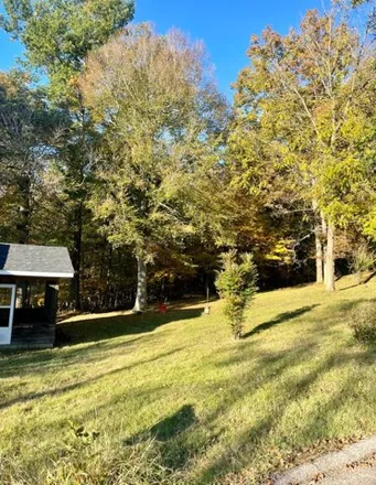 Image 3 - 142 Hill Street, Greensburg, Green County, KY 42743, USA - House for sale