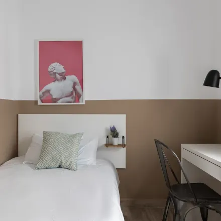 Rent this 3 bed apartment on Biblioteca María Moliner in Calle Daoíz, 28903 Getafe