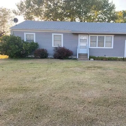 Buy this 3 bed house on 1003 Susank Road in Hoisington, Barton County