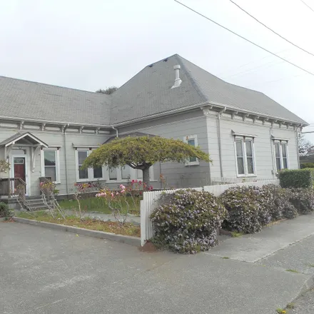 Image 4 - 710 H Street, Crescent City, CA 95531, USA - House for sale