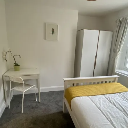 Rent this 1 bed apartment on 6 Woodland Road in London, SE19 1TS