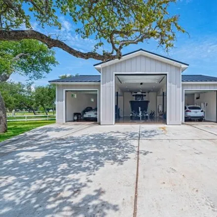 Image 7 - 1130 E Linden St, Rockport, Texas, 78382 - House for sale