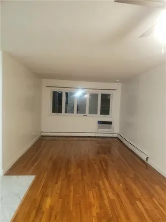 Image 3 - 36 Paerdegat 14th Street, New York, NY 11236, USA - Townhouse for rent