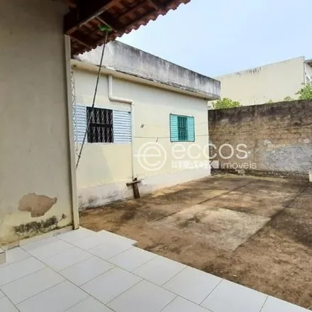 Buy this 3 bed house on Praça Montense in Jaraguá, Uberlândia - MG