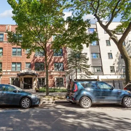 Rent this 1 bed apartment on 6019 North Winthrop Avenue in Chicago, IL 60660