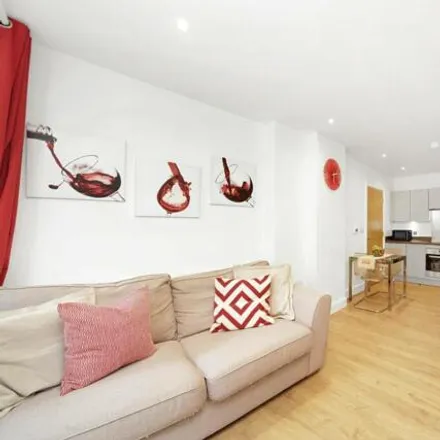 Image 5 - Pilch House, 27 Violet Road, Bromley-by-Bow, London, E3 3XE, United Kingdom - Apartment for sale