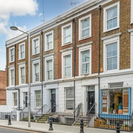 Rent this 4 bed townhouse on 19 Pembridge Road in London, W11 3HG