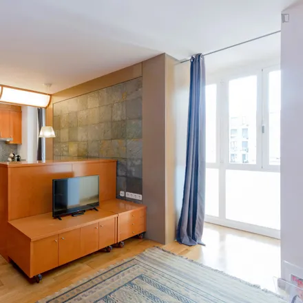 Image 4 - Carrer de Villarroel, 69, 08011 Barcelona, Spain - Apartment for rent