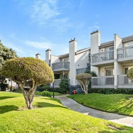 Buy this 2 bed condo on 3152 Sunset Lane in Oxnard, CA 93035