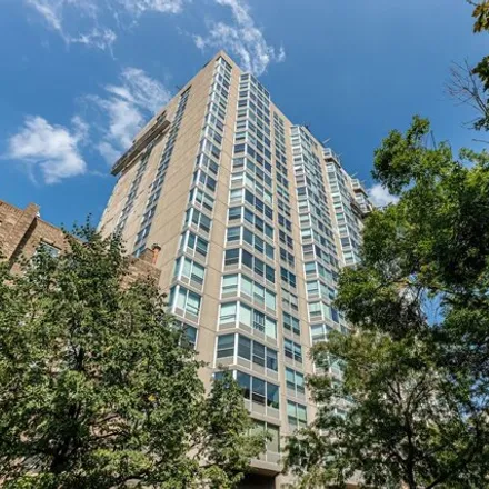 Rent this 2 bed condo on 720 West Gordon Terrace in Chicago, IL 60613