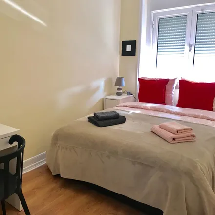 Rent this 6 bed room on Farmácia Lusitana in Avenida de Roma 18-A, 1000-264 Lisbon