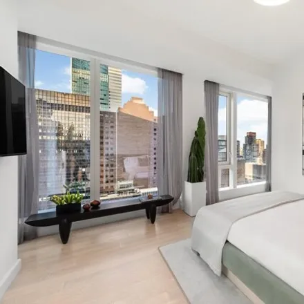 Image 1 - 138 East 50th Street, New York, NY 10022, USA - Condo for sale