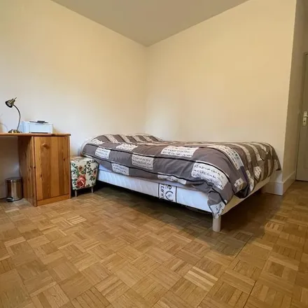 Rent this 2 bed apartment on 93300 Aubervilliers