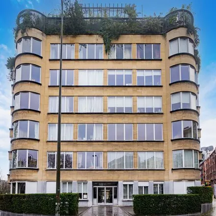Rent this 3 bed apartment on Rue de l'Aurore - Dageraadstraat 2 in 1050 Brussels, Belgium