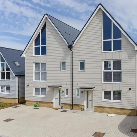 Rent this 3 bed duplex on Roedean Close in Folkestone, CT19 5UY