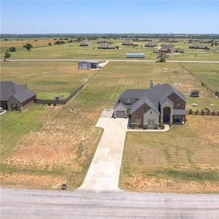 Buy this 4 bed house on 899 West Avenue in Pauls Valley, OK 73075