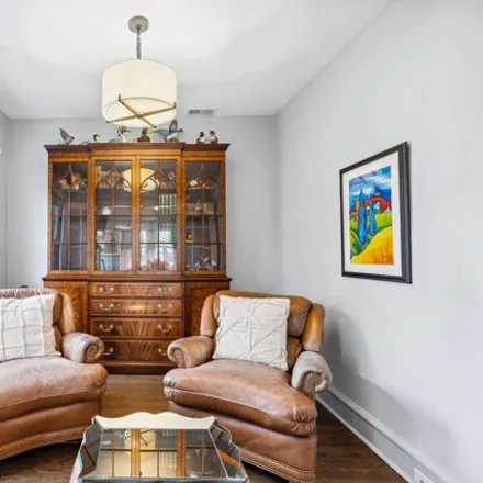 Image 5 - 2515 Sherman Avenue, Evanston, IL 60201, USA - House for sale