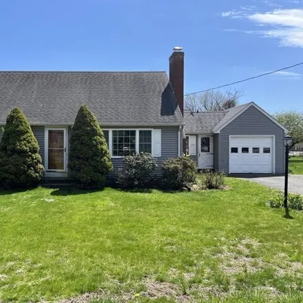 Buy this 2 bed house on 168 Maple St in East Longmeadow, Massachusetts