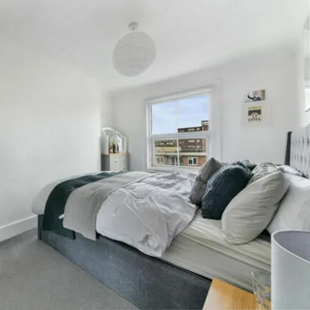 Image 9 - unnamed road, Stockwell Park, London, SW4 6QU, United Kingdom - Apartment for sale