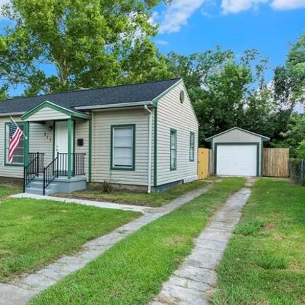 Buy this 3 bed house on 317 Briarwood Dr in Baytown, Texas