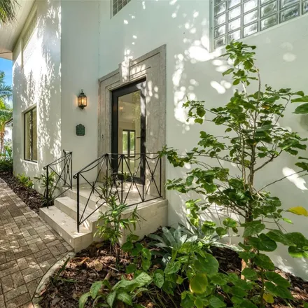 Image 6 - 1100 Bay Drive, Isle of Normandy, Miami Beach, FL 33141, USA - House for rent