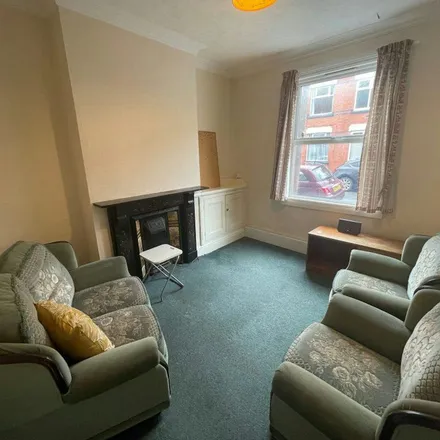 Rent this 3 bed apartment on Cradock Road in Leicester, LE2 1TD