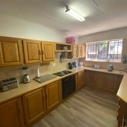Image 4 - 386 Beaufort West Street, Faerie Glen, Gauteng, 0043, South Africa - Apartment for rent
