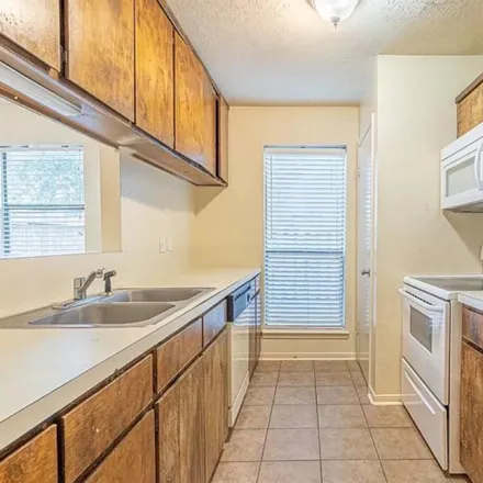 Image 1 - 604 Cross Timbers Drive, College Station, TX 77840, USA - Room for rent