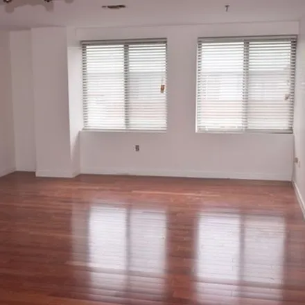 Rent this 1 bed apartment on 173;183;193 Oak Street in Newton, MA 02464