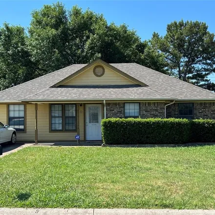 Buy this 3 bed house on 207 Brook Circle in Krum, Denton County