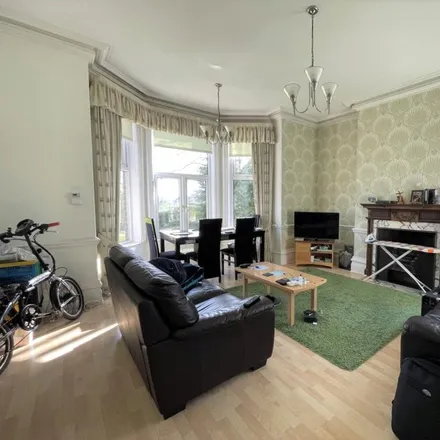 Image 2 - 1A Weetwood Avenue, Leeds, LS16 5NF, United Kingdom - Apartment for rent