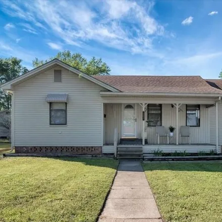Buy this 2 bed house on First United Methodist Church in 805 East Denman Avenue, Lufkin