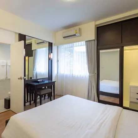 Rent this 4 bed apartment on Siva Court in 25/1, Soi Sukhumvit 7
