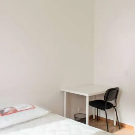 Image 8 - Via Guido Castelnuovo, 00146 Rome RM, Italy - Apartment for rent