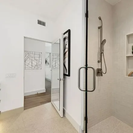 Image 2 - Alley 81767, Los Angeles, CA 90292, USA - Apartment for rent
