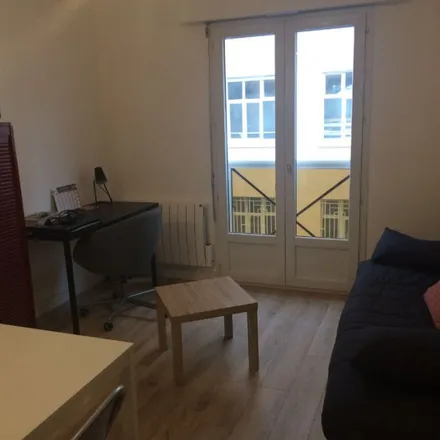 Rent this 2 bed apartment on Les Grenouilles in Place Napoléon, 85000 La Roche-sur-Yon