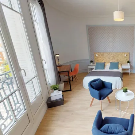 Rent this 5 bed room on 152 Rue de la Convention in 75015 Paris, France